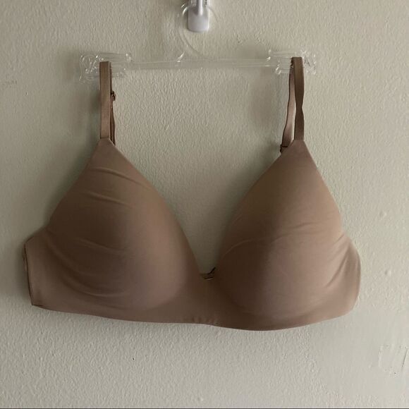 Victoria’s Secret 34c wire free bra - Picture 1 of 7